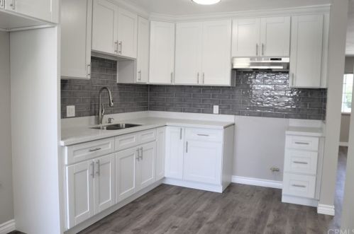 327 Erwin St, Rialto CA  92376-6018 exterior