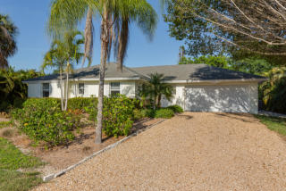 554 Rocks Dr, Sanibel, FL 33957-5313