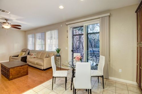 9872 Winkle Cir, Elk Grove CA  95757-6276 exterior