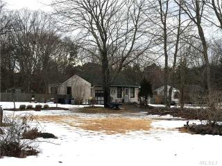 60 Gull Dip Rd, Panamoka, NY 11961-2983