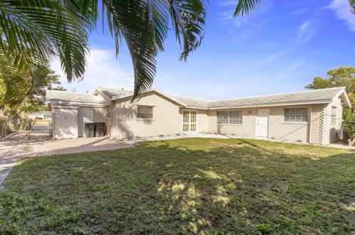 502 Congress Ave, West Palm Beach FL  33401-2904 exterior