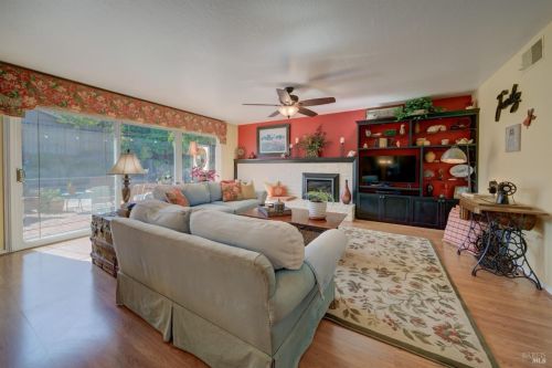 430 Willamette Dr, Vacaville CA  95688-4228 exterior