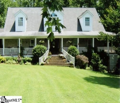207 Oak Knoll Dr, Easley SC  29640-7921 exterior