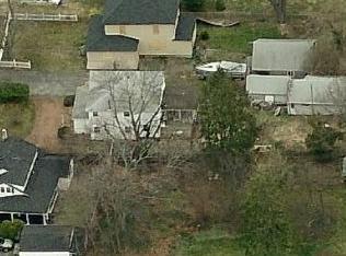51 Furman Ln, Canaan Lake, NY 11772-3652