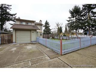 6240 71st Ave, Portland, OR 97206-6542