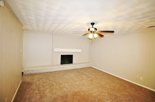 938 Pleasant Run Rd, Lancaster TX  75146-1448 exterior