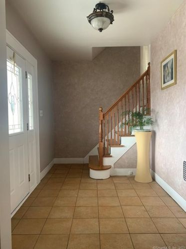 1630 Broadbridge Ave, Stratford, CT 06614-5414