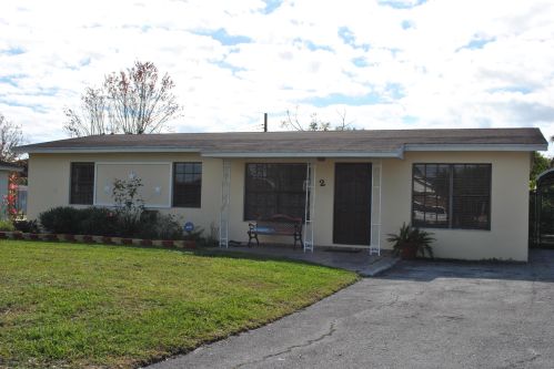 2 Avenue, Belle Glade, FL 33430-2048