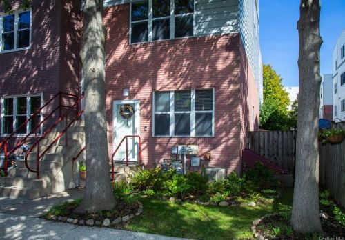 100 Admiral Ln, Bronx, NY 10473-2483