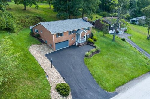 109 Westview Dr, Ligonier, PA 15658-8757