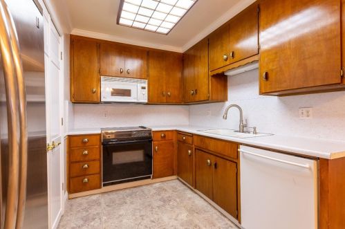 827 Grant Ave, Manteca CA  95336-3727 exterior