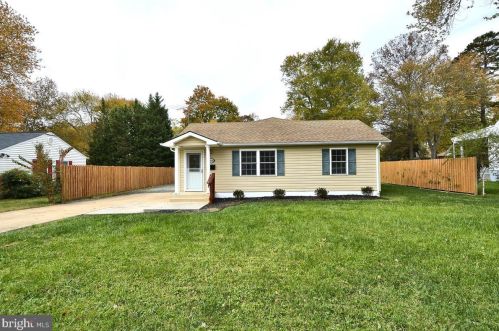 3008 Strathmeade St, Falls Church, VA 22042-1325