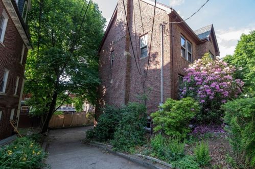 58 Rawson Rd, Brookline, MA 02445-4508