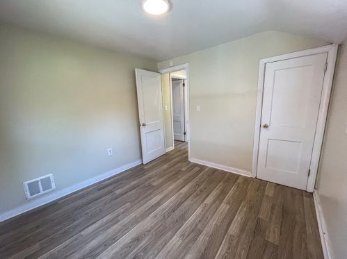 200 Larkspur St, Whitaker PA  15120-2208 exterior