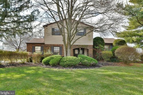 45 Carmelita Dr, Southampton, PA 18954-1329