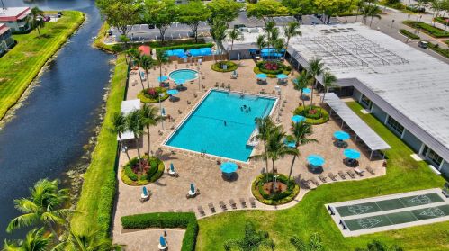 260 Saxony F, Delray Beach FL  33446-1838 exterior
