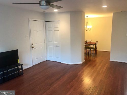 311 Stone Hurst Ct, New Castle, DE 19720-3947