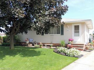 6026 Brooks Ct, Cleveland, OH 44142-3070