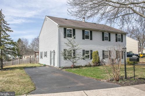 430 Indian Crest Dr, Harleysville, PA 19438-1738