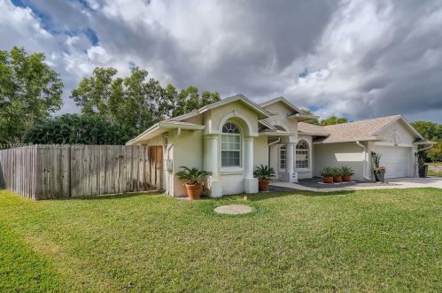 5325 Buena Ct, Fort Pierce, FL 34983-5331
