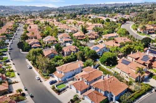 4780 Tarantella Ln, San Diego CA  92130-2466 exterior