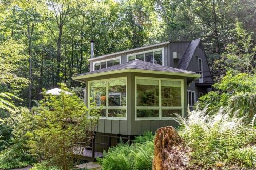 1 Cove Ln, Sherman, CT 06784-2320