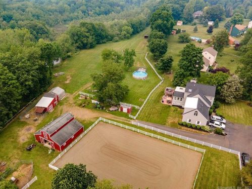1056 Durham Rd, Wallingford, CT 06492-2525