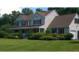 8 Southridge Rd, Waterbury, CT 06712-1568