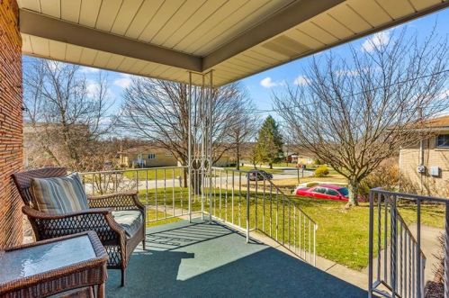 6424 Willem Dr, Finleyville, PA 15332-1542