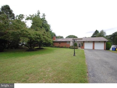 1637 Perkins Ln, Beverly, NJ 08010-2203