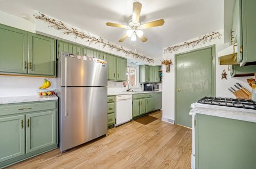 2703 Kansas St, Mckeesport PA  15132-7841 exterior