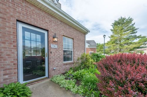 7082 Clubview Dr, Bridgeville PA  15017-1097 exterior