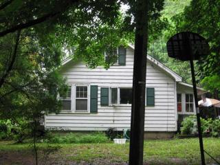 847 Union Valley Rd, Kent Lakes, NY 10512-4329