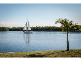 104 Steven St, Ruskin, FL 33570-3040