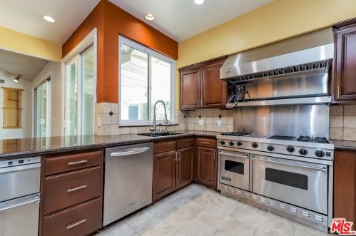 3426 Warwood Rd, Lakewood, CA 90712-3751