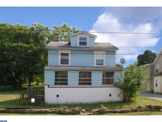 950 Front St, Romansville, PA 19320-2611