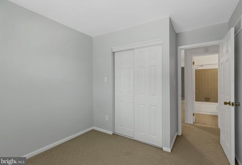 3102 Sapphire Ct, Wilmington DE  19810-2241 exterior