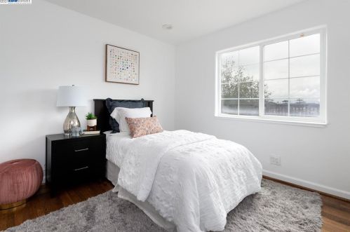 5137 Fairfax Ave, Oakland CA  94601-5410 exterior