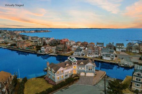 99 Atlantic Ave, Groton, CT 06340-8802