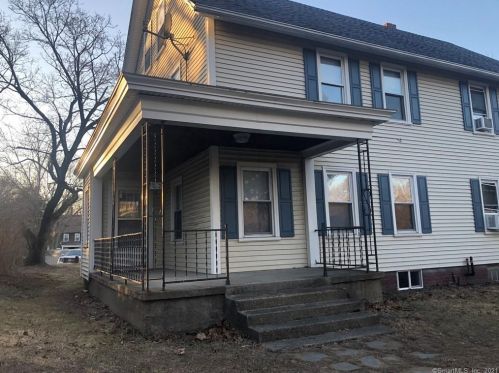 148 River St, Moosup, CT 06354-2226