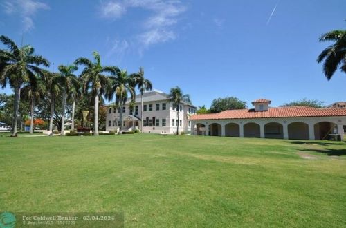 320 4 Ave, Delray Beach FL  33444-2717 exterior