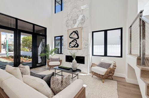 1813 Walnut Ave, Manhattan Beach CA  90266-5018 exterior