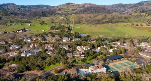 6455 Meadowridge Dr, Santa Rosa CA  95409-5848 exterior