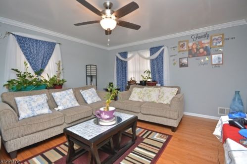 812 Kennedy Blvd, Manville NJ  08835-2148 exterior