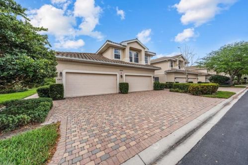 8169 Saratoga Dr, Naples, FL 34113-3018