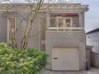 1615 Broadway, Seattle WA  98122-2498 exterior