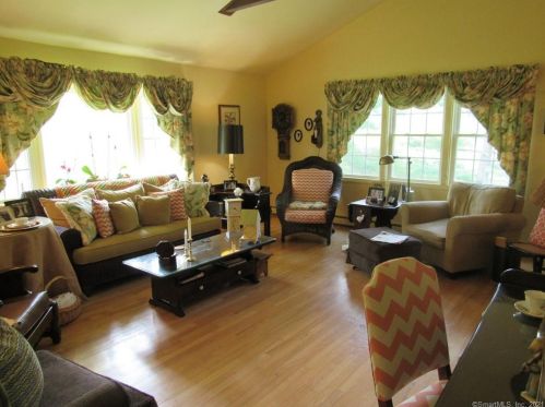 15 Drover Rd, Brookfield Center, CT 06804-3508