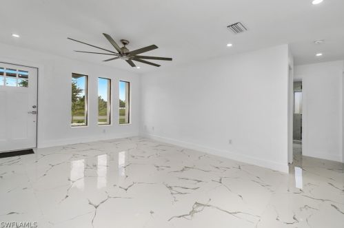 1402 11th Ter, Cape Coral, FL 33909-1502