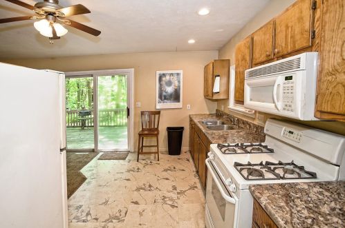 6905 130th Pl, Cedar Lake, IN 46303-8507