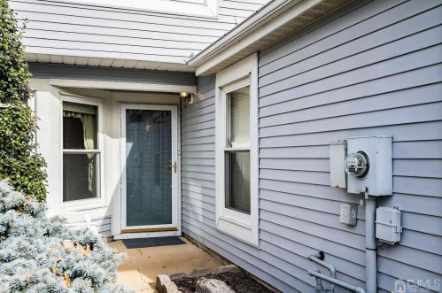 182 Stults Ln, East Brunswick, NJ 08816-5816